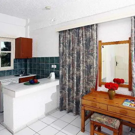 Apartament Classic And Anissaras